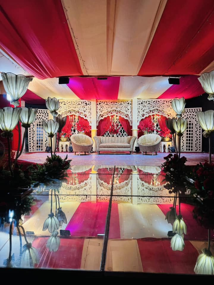 Red theme wedding decor